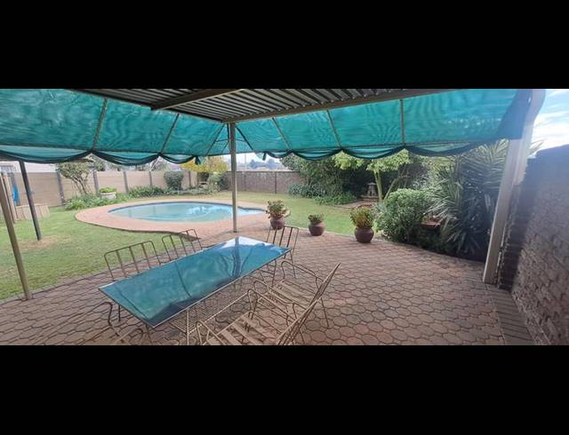 3 BEDROOM HOUSE FOR SALE IN GROENEWEIDE